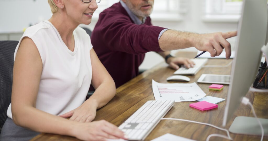 Démarches administratives en ligne : pourquoi elles bloquent autant de personnes, quel que soit leur âge
